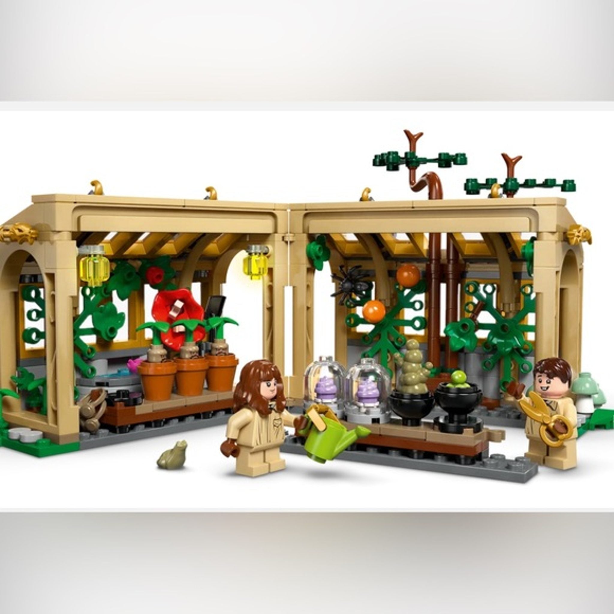 LEGO Harry Potter Hogwarts Herbology Class